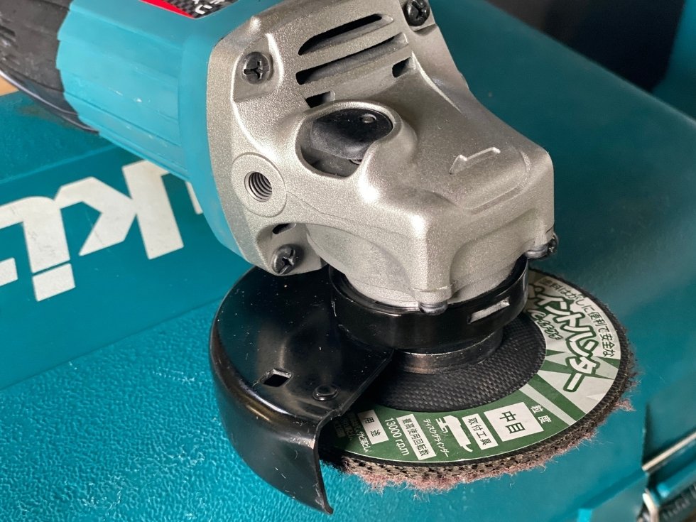 makita ディスクグラインダーのディスクをアップで撮影