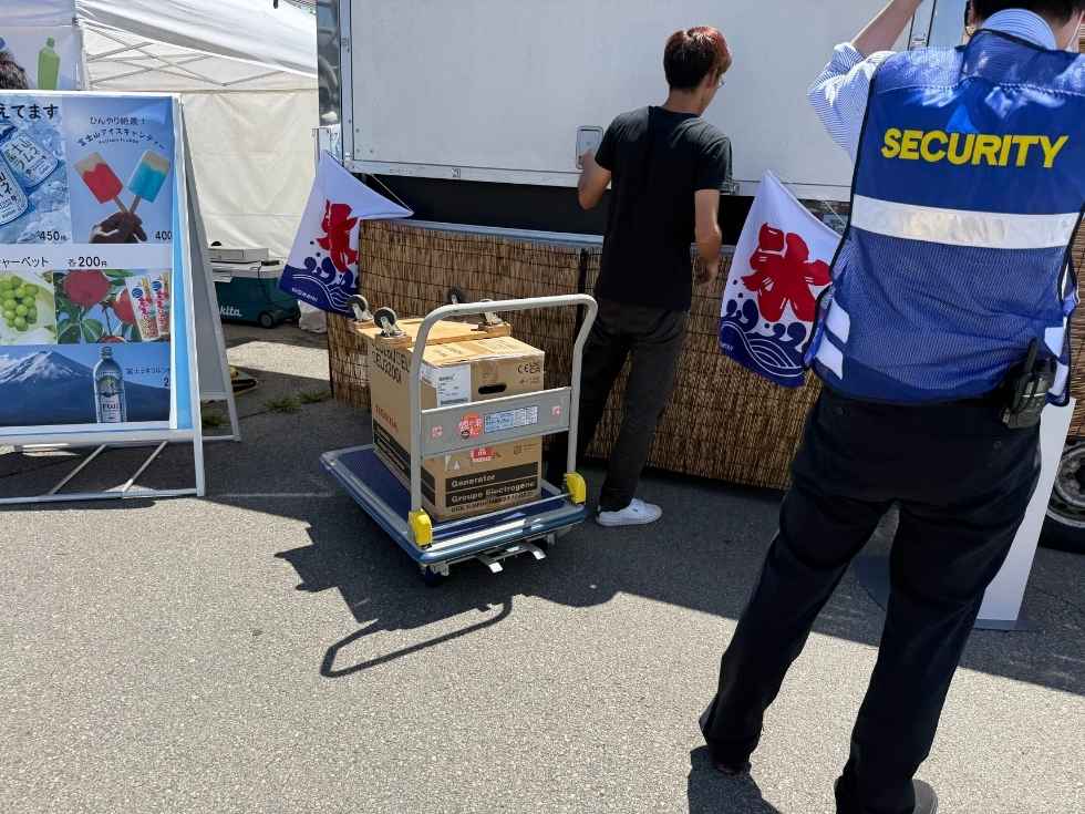 導入事例・発電機の設置場所を検証してる画像