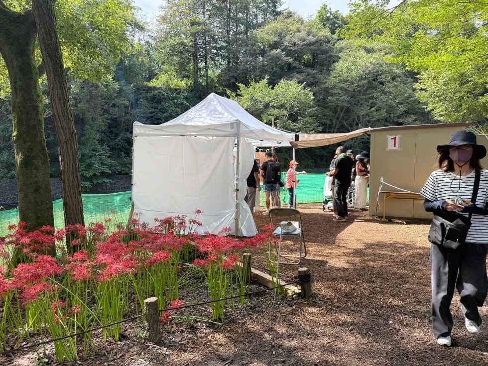 受付会場で使用するキャラバンのワンタッチテント