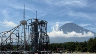 富士急ハイランドの正面画像