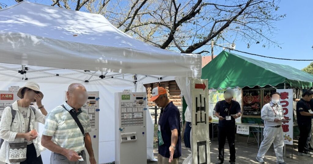 日高市の巾着田で開催された彼岸花のイベントとワンタッチテント