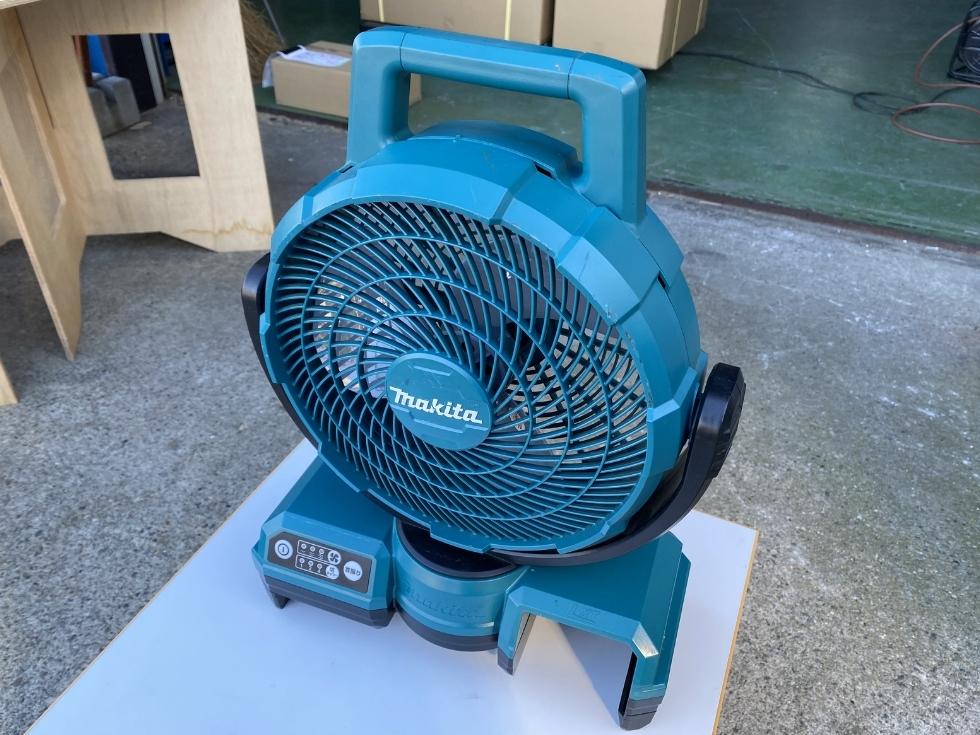 マキタ　扇風機　CF203D 素養面