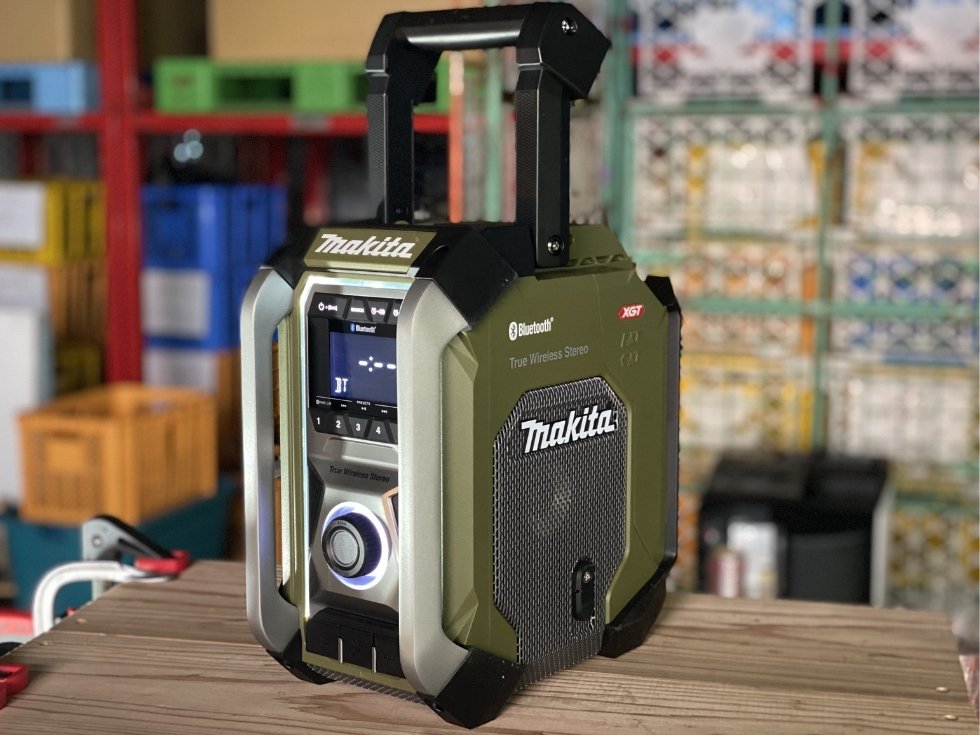 マキタ ポータブルラジオ MR005G　側面