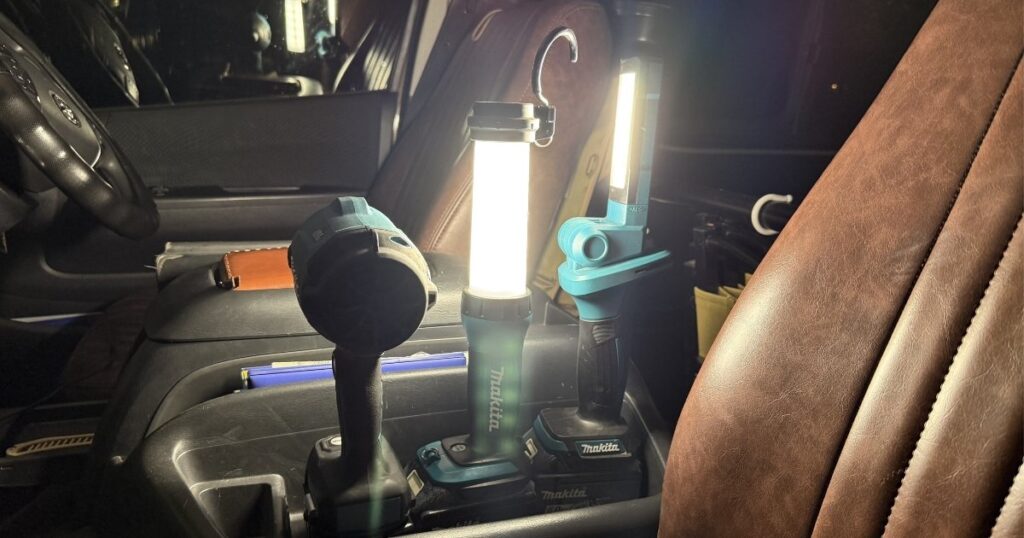 夜間のテント設営で一番使い勝手のいいマキタ製ワークライトML807