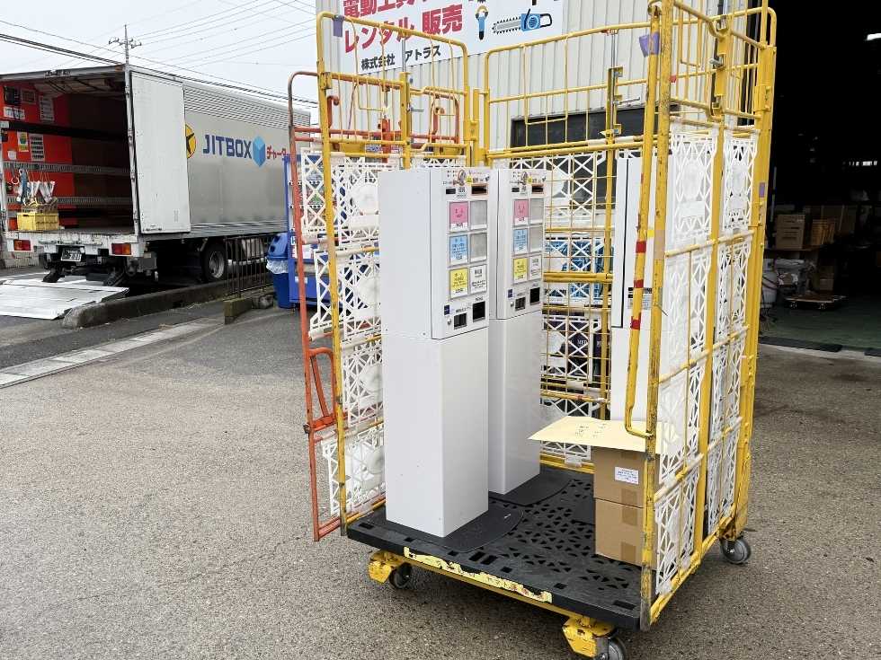ヤマトBOXチャーター便で券売機を回収した風景