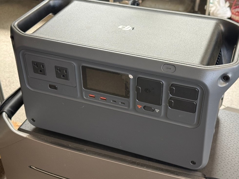 DJIポータブル電源パワー1000のUSBポートの数を比較