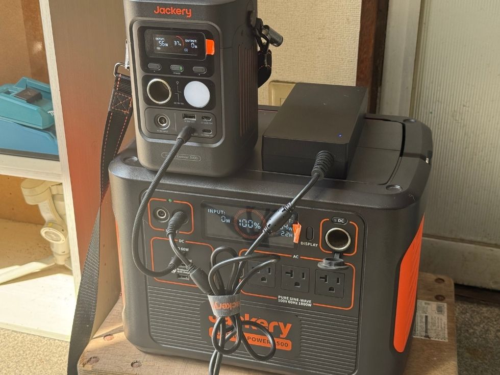 Jackery300DとJackery1500をパススルー接続